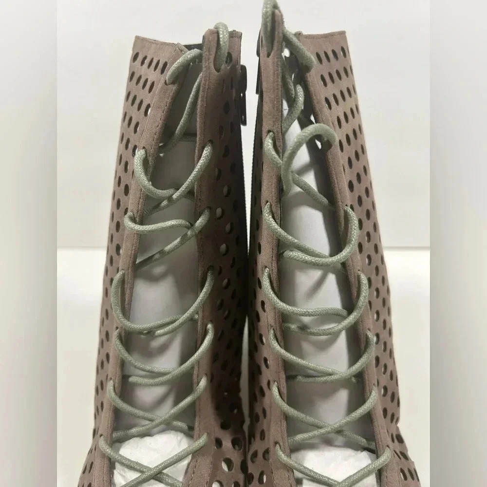 NIB!Shoe Shoe Republic LA-Suede Perforated-Lace UpPeep toe heel booties Size 9 - Picture 6 of 14